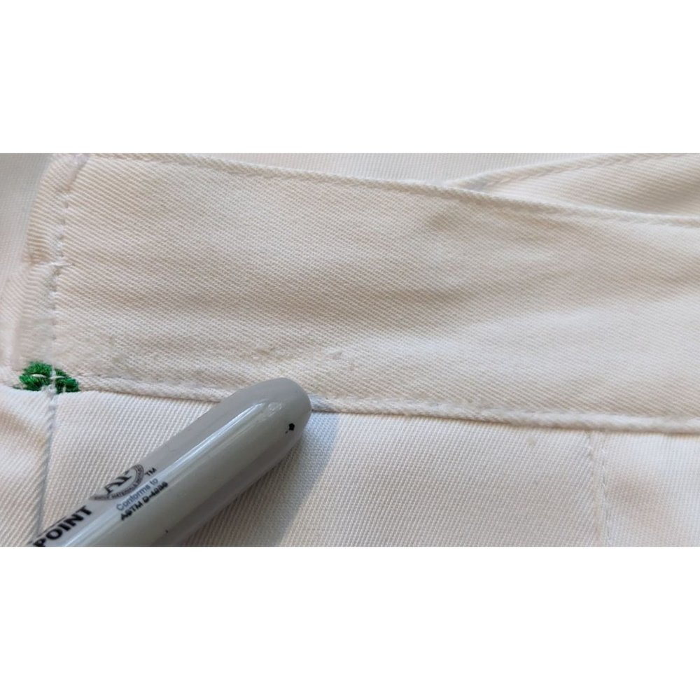 Coral Bay Golf petites white multicolor embroidered Golf capri's 8 petite - Picture 10 of 10